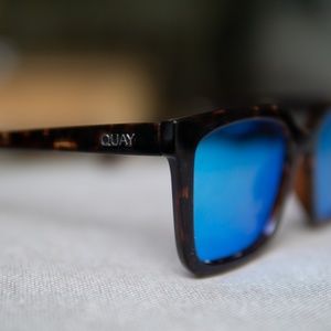 Quay Genesis Blue-Mirrored, Tortoise Shell Sunnies